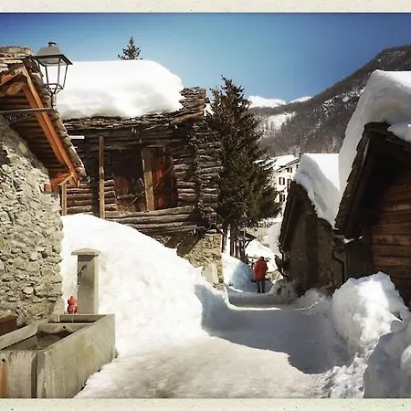 Lägenhet Im Skigebiet Auf Autofreier Alm Zwischen Den Hochsten Bergen Der Alpen.